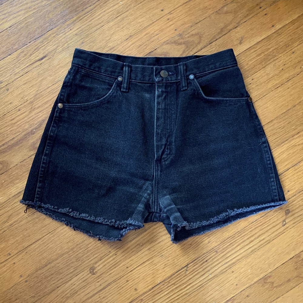 Vintage Wrangler High-Waist Shorts, Rare, Very Flattering Size 6